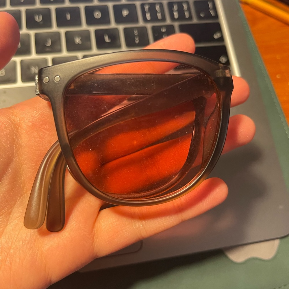 Foldable sunglasses